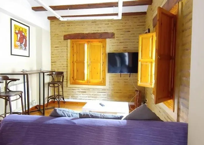 Lonja De La Seda, Apartments